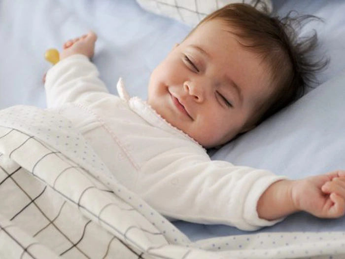 Cho bé ngủ đủ giấc giúp bé khỏe và tăng sức đề kháng